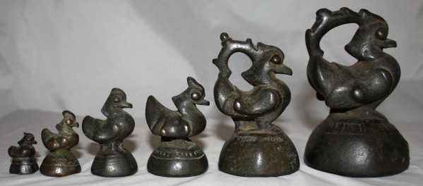 Explanation and sales of antique opium weights - Burma
