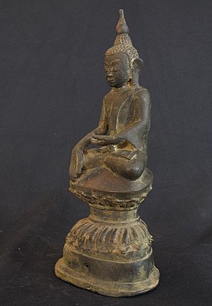 Ava Buddha statue in bronze from Burma (Myanmar), three-quarter left view