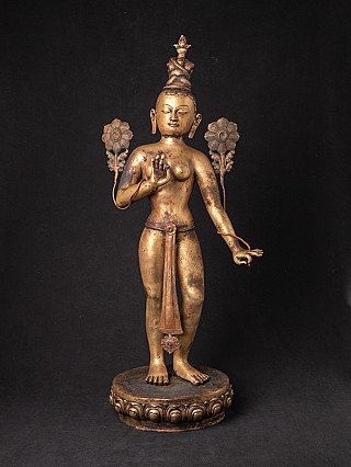 Nepalesische Tara-Statue aus Bronze, stehend auf rundem Lotussockel, Frontalansicht