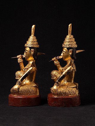 Burmesische Nat-Statuen aus Holz, sitzend mit Schwert, Seitenansicht