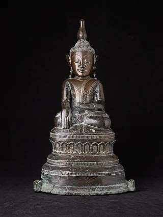 Large 18th century bronze Ava Buddha statue