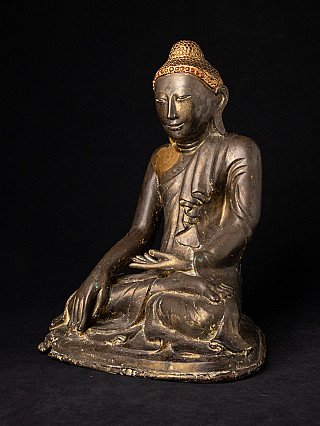 Mandalay-Buddha-Statue aus Bronze (Myanmar), sitzend, in Dreiviertelansicht von vorn
