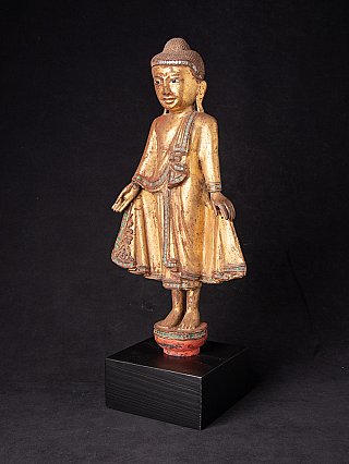 Antike stehende Mandalay Buddhafigur