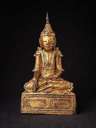 Antike hölzerne Buddha-Statue aus Burma (Myanmar) im Shan-Stil, sitzend auf Sockel, Frontalansicht