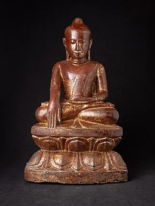 Antique wooden Burmese Pinya Buddha statue