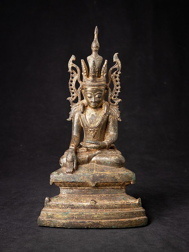 Very special bronze Burmese Buddha statue
