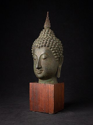 Old Thai bronze Buddha head