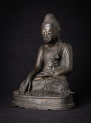 Bronze Buddha statue from Burma (Myanmar), Mandalay style, three-quarter front view