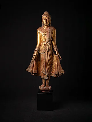 Besondere antike holzerne Mandalay Buddha