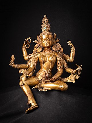 Große Basundhara aus Nepal in Bronze, sitzend mit mehreren Armen, Vorderansicht