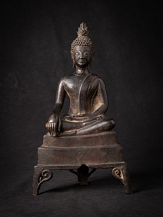 Bronze Lanna Buddha statue from Thailand, 16th century, seated on stepped base, full front view