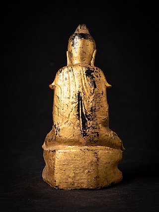 Antike Buddha-Statue aus Holz aus Burma, Rückansicht mit Gewandfalten und Abrieb