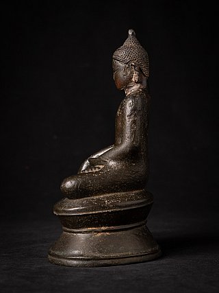Sitzende Buddha-Statue aus Bronze aus Burma, Seitenansicht mit rundem Sockel