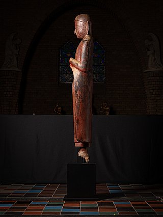 Standing wooden Burmese monk statue, Ava period, 17th century, left side profile