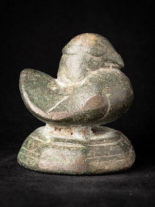 Antikes Opiumgewicht aus Bronze aus Myanmar, Seitenansicht mit geschwungenem Schwanz und rundem Sockel