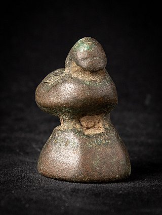 Bronze-Opiumgewicht aus Burma/Myanmar, 19. Jh., Rückansicht mit flacher Aussparung