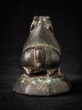 Bronze opium weight from Myanmar, rear view with green patina on the base