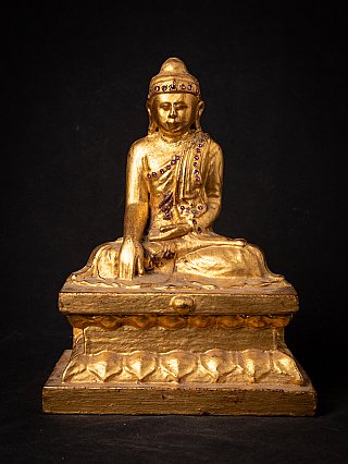 Burmesische Holz-Buddha-Statue in Bhumisparsha-Mudra auf rechteckigem Sockel, Frontalansicht