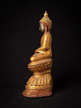 Burmesische Buddha-Statue aus Bronze, sitzend auf Sockel, linke Seitenansicht