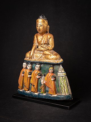 Antique limestone Buddha statue
