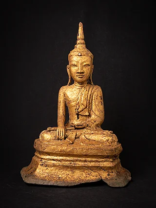 Shan-Buddha-Statue aus Bronze aus Myanmar, sitzend auf hohem Sockel, Bhumisparsha-Mudra, Frontalansicht