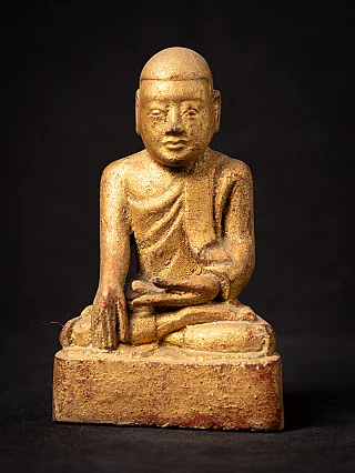Antike Holz-Mönchsstatue aus Burma (Myanmar), sitzend mit Bhūmisparśa-Mudrā, Frontansicht