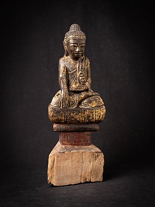 Antike hölzerne burmesische Buddhafigur