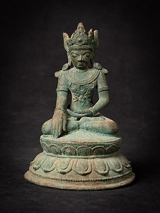 Bronze-Buddha-Statue der Arakan-Periode aus Burma, sitzend auf Lotossockel, Vorderansicht