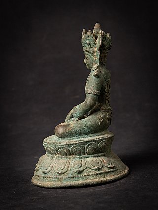 Sitzende Arakan-Buddha-Statue aus Bronze, linke Seitenansicht mit Krone und Lotussockel