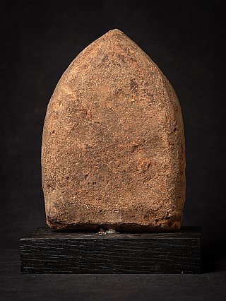 Rear view of the Burmese votive tablet (12th century), plain back with wear