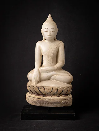 Marmor-Buddha-Statue aus Burma, sitzend in Bhumisparsha-Mudra auf Lotusbasis, Frontansicht