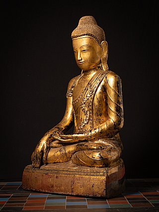 Shan Boeddhabeeld uit Myanmar in lakwerk, zittend, driekwartaanzicht rechts