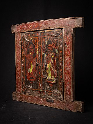 Beschilderd houten paneel uit India met twee deurpanelen en bloemrand, driekwartaanzicht