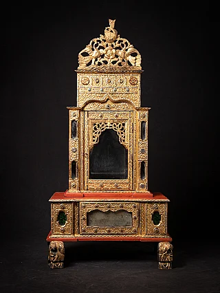 Antieke houten Birmese Boeddha tempel