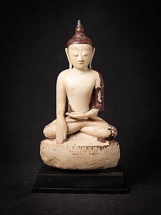 Burmesische Buddha-Statue aus Marmor, sitzend in Bhūmisparśa-Mudrā, Frontalansicht