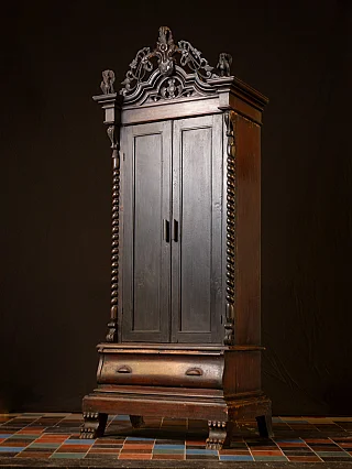 Großer antiker burmesischer Tempelschrank