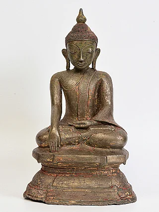 Bronze-Buddha-Statue aus Burma (Ava-Periode), sitzend in Bhūmisparśa-Mudra, Frontalansicht