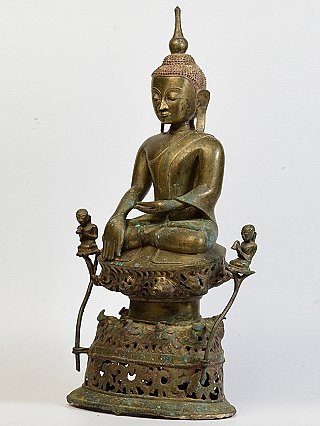 Bronze Burmese Ava Buddha statue with disciples, seated, three-quarter left view