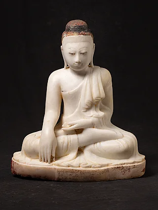 Marmorne Buddha-Statue aus Burma, sitzend in Bhumisparsha-Mudra, Frontansicht mit Sockelinschrift