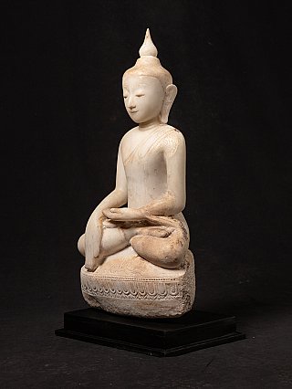 Buddha-Statue aus Marmor aus Burma, sitzend, Dreiviertelansicht von rechts