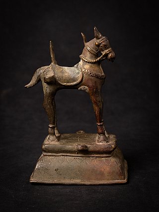 Antique Indian bronze horse statue, right side view with collar
