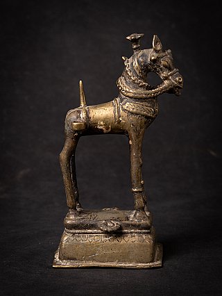 Antique Indian bronze horse statue on rectangular base, left side view