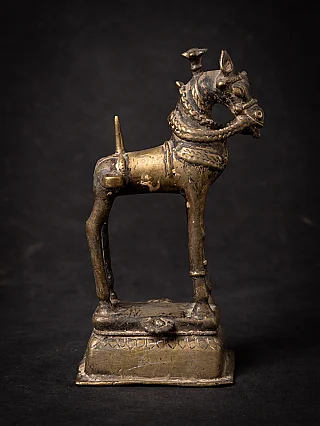 Antique Indian bronze horse statue on rectangular base, left side view