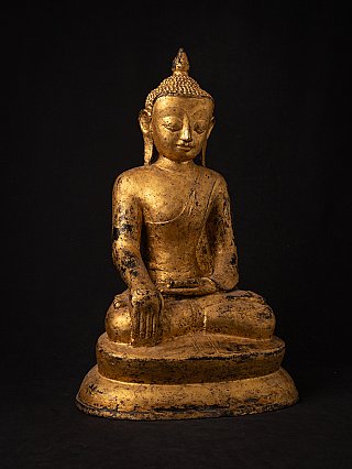 Zittende bronzen Boeddha uit Birma, driekwartaanzicht rechts met bhumisparsha mudra