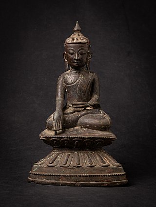 Burmese Shan Buddha statue in bronze, seated in bhumisparsha mudra, full front view