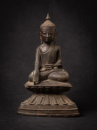 Burmese Shan Buddha statue in bronze, seated in bhumisparsha mudra, full front view