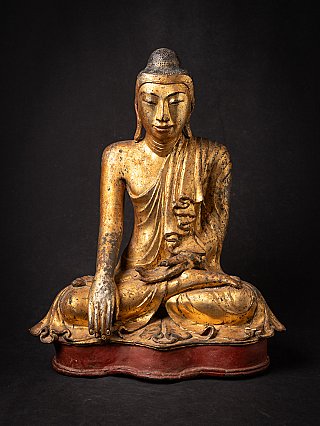 Burmesische Buddha-Statue aus Bronze, sitzend in Bhūmisparśa-Mudrā, Frontalansicht