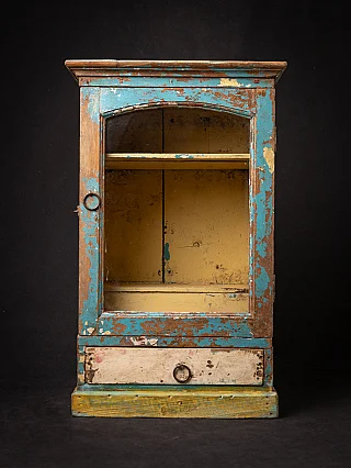 Antiker indischer Holzschrank