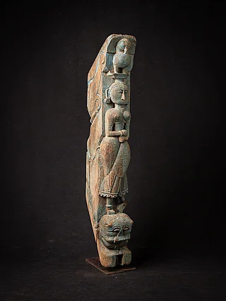 Antike Tafel aus einem indischen Tempel aus Holz