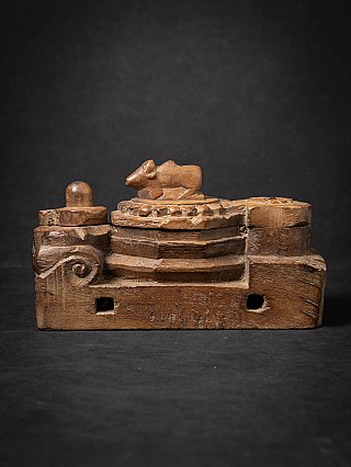 Antike handgeschnitzte hölzerne Puja-Tika-Box